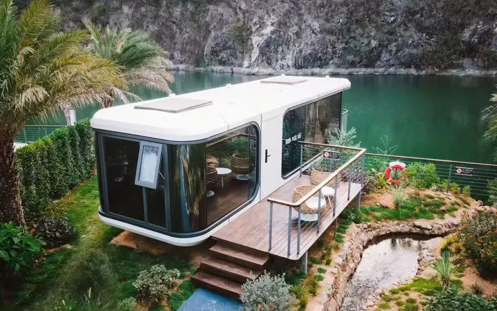 Moderne Hightech-Raumkapsel-Wohnkapsel